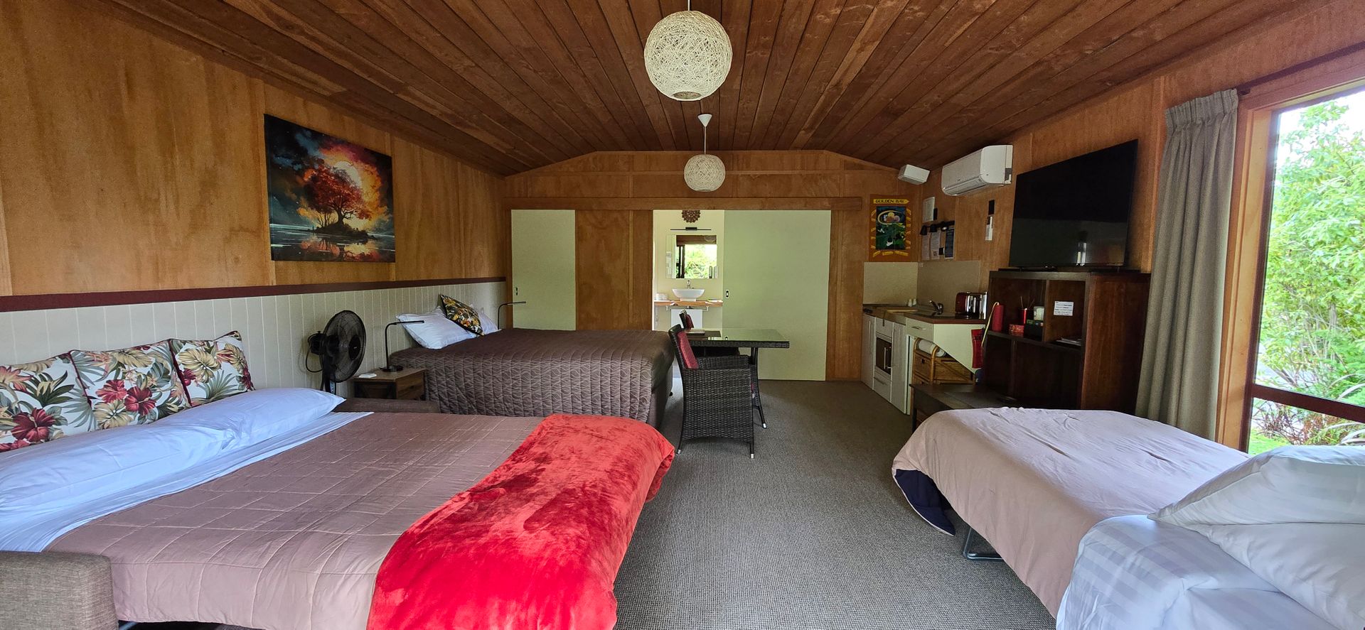 King Bed Suite, Accessible Friendly, Chalet # 1 - Pukeko